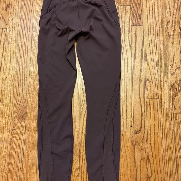 Lululemon train times sz 4 - Picture 3 of 6